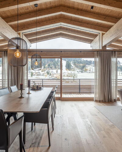 Penthouse mit 3 Schlafzimmern & Kamin 400.5