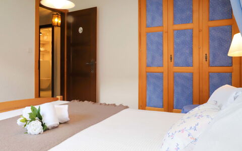 Verbier 235: Möbel, Eigentum, Komfort, Tür, Gebäude, Holz, Interior Design, Die Architektur, Schatten, Fussboden