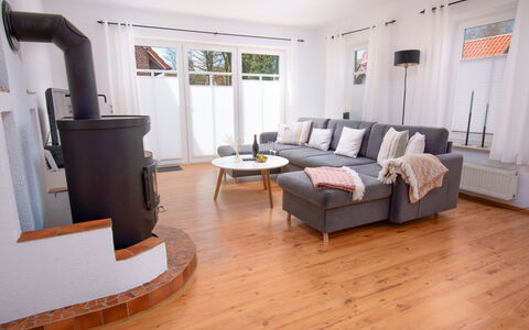 Kiek in: Möbel, Couch, Komfort, Holz, Wohnzimmer, Interior Design, Studio Couch, Lampe, Flooring, Fussboden