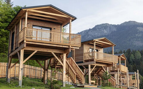 Premium Baumhaus mit 1 Schlafzimmer: Himmel, Schnee, Berg, Natur, Natürliche Landschaft, Steigung, Haus, Gebäude, Einfrieren, Ländliches Gebiet