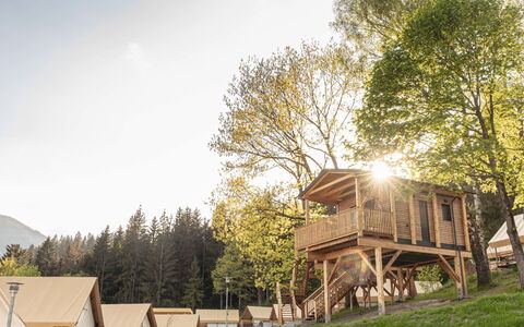 Premium Baumhaus mit 1 Schlafzimmer: Himmel, Schnee, Berg, Natur, Natürliche Landschaft, Steigung, Haus, Gebäude, Einfrieren, Ländliches Gebiet