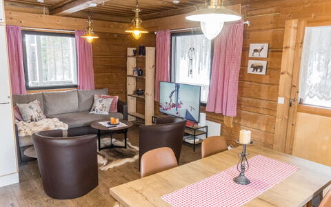 Old Logger'S House: Ländliches Gebiet, Bergstation, Dorf, Gebirge, Senke, Bergdorf, Alpen, Eco Hotel, Balkon, Hotel