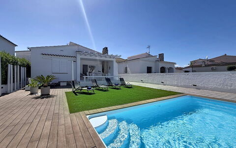 Otlo: Schwimmbad, Wohngebiet, Zuhause, Resort, Estate, Villa, Schatten, Hotel, Hof, Hazienda