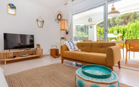 Florencia: Möbel, Interior Design, Couch, Holz, Flooring, Wohnzimmer, Fussboden, Zimmer, Zuhause, Beleuchtung