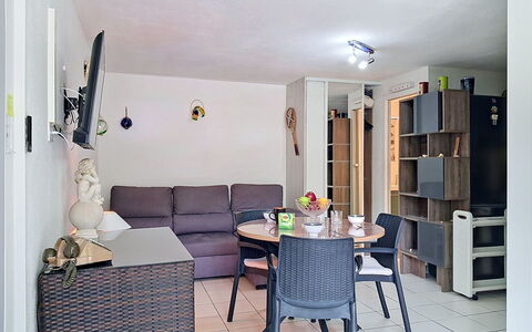 Lacanau 700: Möbel, Interior Design, Flooring, Holz, Fussboden, Decke, Zimmer, Wohnzimmer, Couch, Tabelle