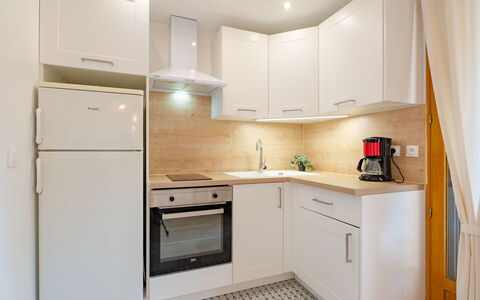 Marysol: Cabinetry, Countertop, Eigentum, Gebäude, Möbel, Küchengerät, Sinken, Herd, Küche, Haushaltsgerät