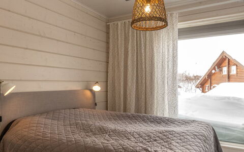 Haltinmalla: Holz, Interior Design, Decke, Flooring, Fussboden, Schlafzimmer, Light Fixture, Beleuchtung, Zimmer, Bett