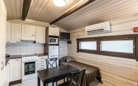Anttoora A-Sauna: Holz, Fussboden, Flooring, Interior Design, Möbel, Tür, Decke, Zuhause, Holzbeize, Hartholz