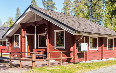 Lomasyväri 810: Baum, Bank, Haus, Hütte, See, Teich, Wald, Blockhaus