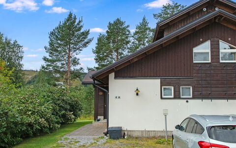 Tahkon Klubitie 4 a: Gebäude, Fenster, Haus, Dach, Zuhause, Wohngebiet, Hütte, Abstellgleis, Tür, Estate