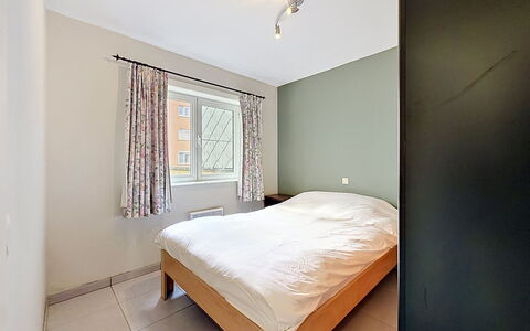 Westhinder with Balcony: Interior Design, Wand, Flooring, Fussboden, Decke, Holz, Zimmer, Bett, Schlafzimmer, Möbel