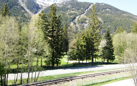 Alpen Roc: Himmel, Pflanze, Berg, Baum, Natürliche Landschaft, Lärche, Steigung, Hochland, Grundstueck, Strassenbelag