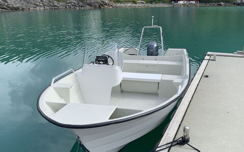 Villa Hjartnes: Wasser, Boot, Watercraft, Pflanzengemeinschaft, Fahrzeug, Schiffsbau, Grün, Boote Und Boating - Geräte Und Materialien, See, Pflanze