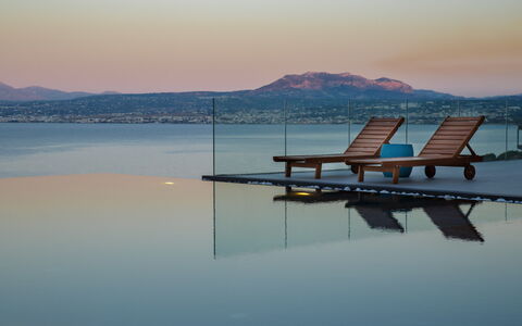 Nereid Luxury Villa: Wasser, Himmel, Wasservorräte, Daytime, Azurblau, Berg, Afterglow, See, Natürliche Landschaft, Dämmerung