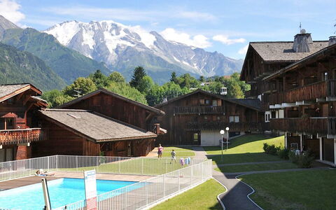 Saint Gervais 15: Himmel, Wolke, Berg, Pflanze, Gebäude, Eigentum, Natur, Baum, Wasser, Die Architektur