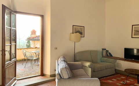 Borgo Delle Fonti: Möbel, Wand, Interior Design, Holz, Flooring, Fussboden, Decke, Zimmer, Beleuchtung, Wohnzimmer