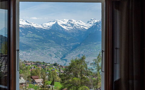 Dolce Cabane: Wolke, Himmel, Daytime, Eigentum, Berg, Fenster, Natur, Gebirge, Grundeigentum, Holz