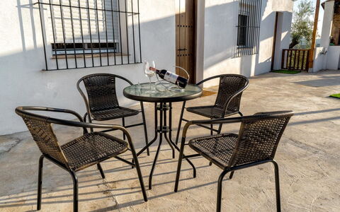 La Pedriza: Wasser, Pflanze, Gebäude, Daytime, Eigentum, Himmel, Schwimmbad, Azurblau, Baum, Gewässer