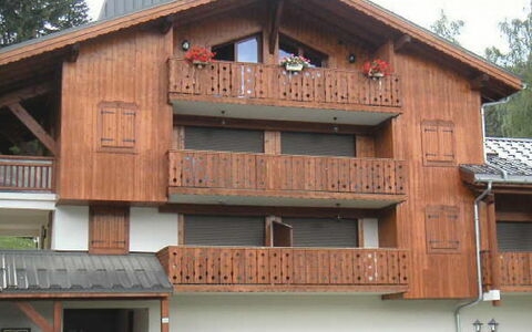 Le Tagre: Haus, Eigentum, Gebäude, Dach, Balkon, Zuhause, Fassade, Holz, Abstellgleis, Grundeigentum