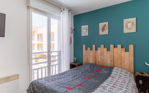 Mimizan 259: Möbel, Eigentum, Komfort, Azurblau, Textil, Gebäude, Holz, Interior Design, Fenster