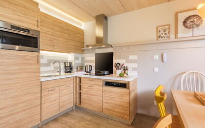 Cottage Premium 651.13: Cabinetry, Countertop, Möbel, Küche, Holz, Wohnzimmer, Flooring, Die Architektur, Fussboden, Interior Design