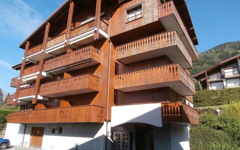 Isabella: Die Architektur, Eigentum, Haus, Gebäude, Grundeigentum, Wohnung, Wohngebiet, Fassade, Mischnutzung, Brutalismus