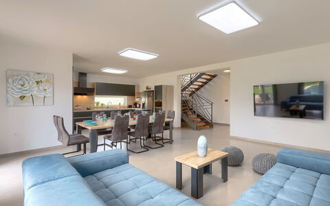 Villa Lea: Tabelle, Couch, Möbel, Bilderrahmen, Interior Design, Beleuchtung, Wohnzimmer, Bücherregal, Stuhl, Zimmerpflanze