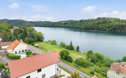Zupanovice 100: Möbel, Gartenmöbel, Stuhl, Garten, Hinterhof, Schatten, Garten, Landscaping, Eco Hotel, Tisch Im Freien