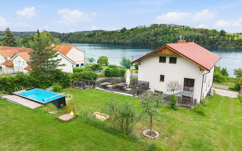 Zupanovice 100: Möbel, Gartenmöbel, Stuhl, Garten, Hinterhof, Schatten, Garten, Landscaping, Eco Hotel, Tisch Im Freien