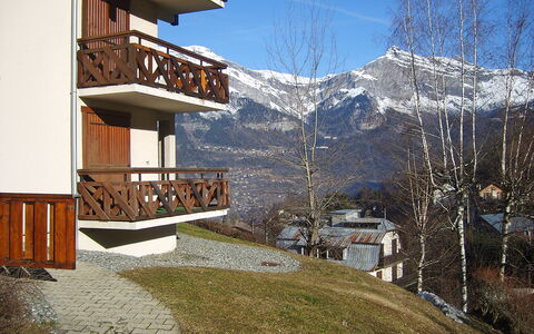 Les Hauts de Saint Gervais: Himmel, Gebäude, Eigentum, Pflanze, Schnee, Steigung, Berg, Biome, Urban Design, Schatten