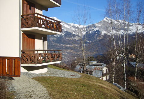 Les Hauts de Saint Gervais: Himmel, Gebäude, Eigentum, Pflanze, Schnee, Steigung, Berg, Biome, Urban Design, Schatten