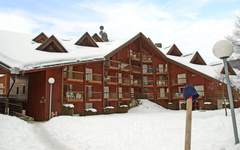Les Contamines 140: Himmel, Wolke, Gebäude, Schnee, Fenster, Steigung, Haus, Holz, Biome, Hütte