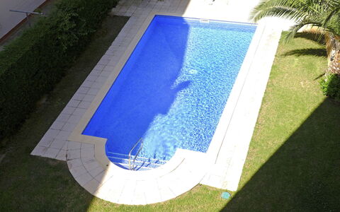 Duc Medinacelli: Schwimmbad, Blau, Verbundwerkstoff, Water Feature, Garten, Landscaping, Freizeit, Hinterhof, Resort, Garten