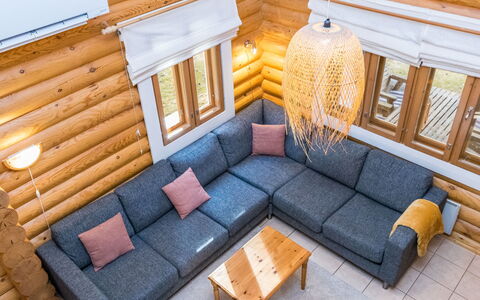 Purnutar a: Holz, Interior Design, Couch, Flooring, Möbel, Fussboden, Wohnzimmer, Wohnung, Holzbeize