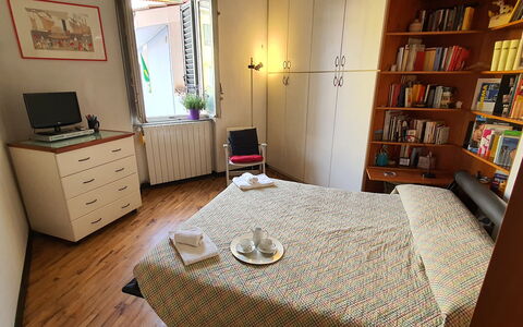 Lucida: Möbel, Bilderrahmen, Bücherregal, Tabelle, Komfort, Holz, Beleuchtung, Gebäude, Interior Design, Cabinetry