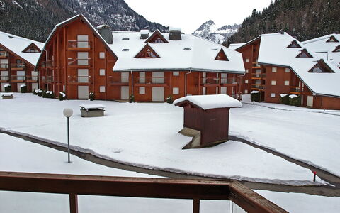 Les Contamines 500: Schnee, Gebäude, Eigentum, Fenster, Berg, Baum, Steigung, Haus, Holz, Himmel