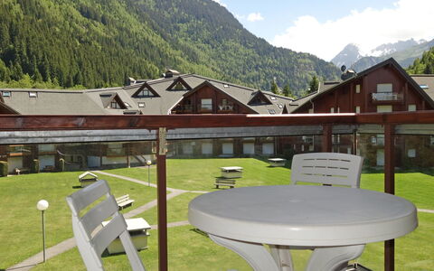 Les Contamines 500: Eigentum, Tabelle, Haus, Gebirge, Berg, Hütte, Möbel, Dach, Bergstation, Grundeigentum
