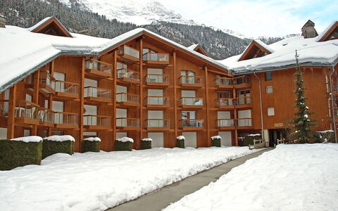 Les Contamines 500: Himmel, Schnee, Gebäude, Wolke, Daytime, Eigentum, Berg, Fenster, Natur, Haus