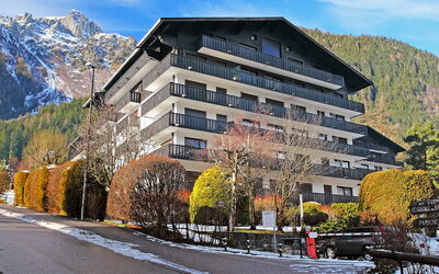 Chamonix 100: Himmel, Wolke, Gebäude, Berg, Eigentum, Schnee, Fenster, Pflanze, Baum, Steigung
