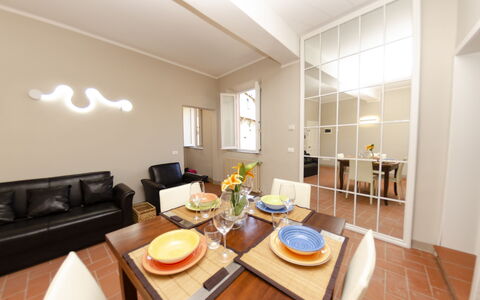 Loft Lucca: Tabelle, Möbel, Eigentum, Couch, Gebäude, Geschirr, Komfort, Zimmerpflanze, Holz, Interior Design