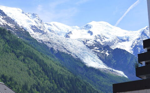 Blanc Neige: Wolke, Himmel, Berg, Schnee, Welt, Steigung, Natürliche Landschaft, Hochland, Terrain, Baum