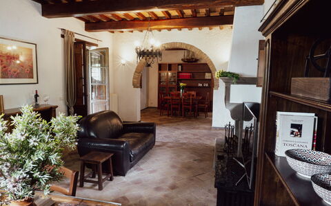 Villa Sant'anna: Eigentum, Möbel, Pflanze, Gebäude, Bilderrahmen, Holz, Cabinetry, Interior Design, Wohnzimmer, Zimmerpflanze
