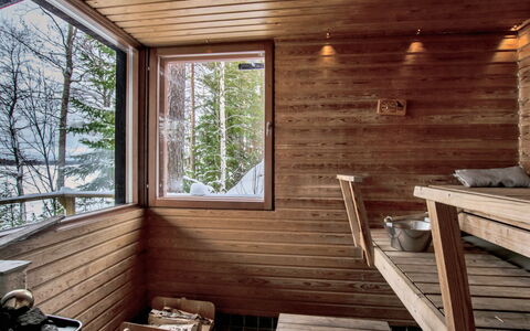 Hevonkuusi: Bett, Möbel, Schlafzimmer, Interior Design, Bedding, Bettdecke, Flooring, Holz, Fussboden, Zimmer