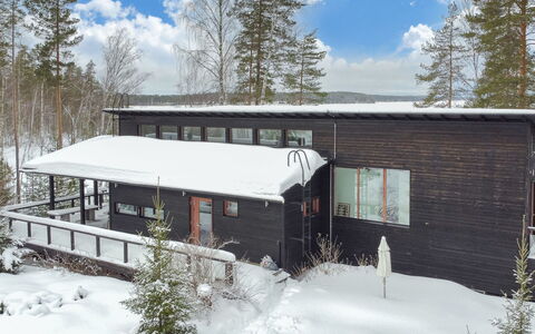 Hevonkuusi: Bett, Möbel, Schlafzimmer, Interior Design, Bedding, Bettdecke, Flooring, Holz, Fussboden, Zimmer