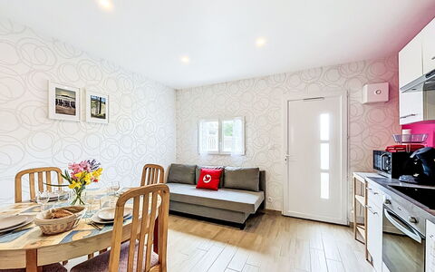 Les Bégonias: Interior Design, Major Appliance, Flooring, Möbel, Fussboden, Zimmer, Decke, Küche, Wohnung, Zuhause