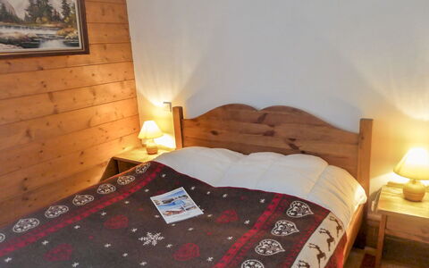 Le Krystor: Möbel, Eigentum, Komfort, Holz, Beleuchtung, Textil, Lampe, Interior Design, Bett, Bettrahmen