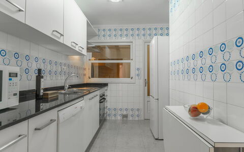 Can Llorenc Sea Views: Cabinetry, Spüle, Zapfhahn, Sinken, Gebäude, Küche, Interior Design, Countertop, Beleuchtung, Die Architektur