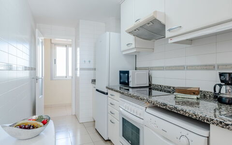 Bahia del Sol: Flooring, Fussboden, Interior Design, Wohnung, Zuhause, Major Appliance, Küche, Zimmer, Countertop, Decke