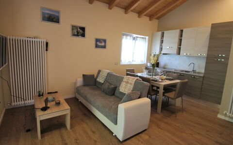 Lucina: Couch, Tabelle, Möbel, Holz, Wohnzimmer, Komfort, Beleuchtung, Flooring, Haus, Studio Couch
