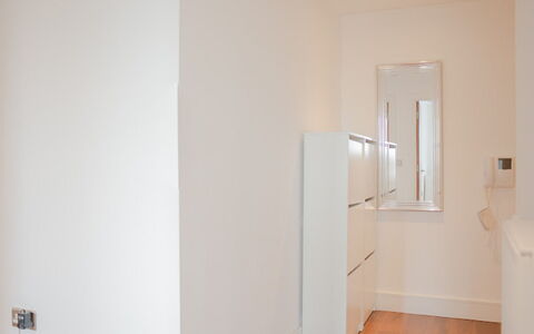 Lincoln Court: Holz, Haus, Fussboden, Flooring, Hartholz, Gebäude, Decke, Beige, Gips